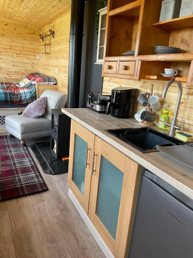 Keepers Shepherd Hut With Hot Tub Whitby Eksteriør bilde