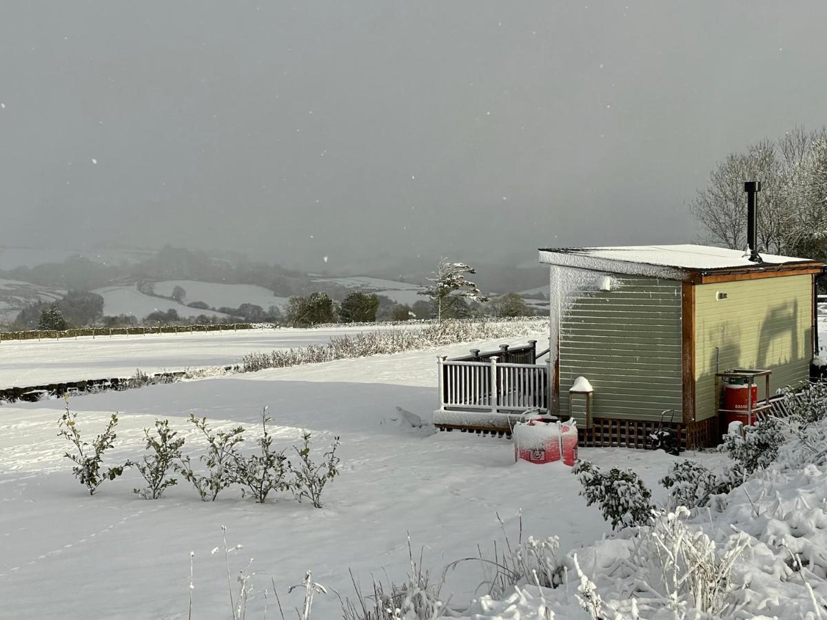 Keepers Shepherd Hut With Hot Tub Whitby Eksteriør bilde